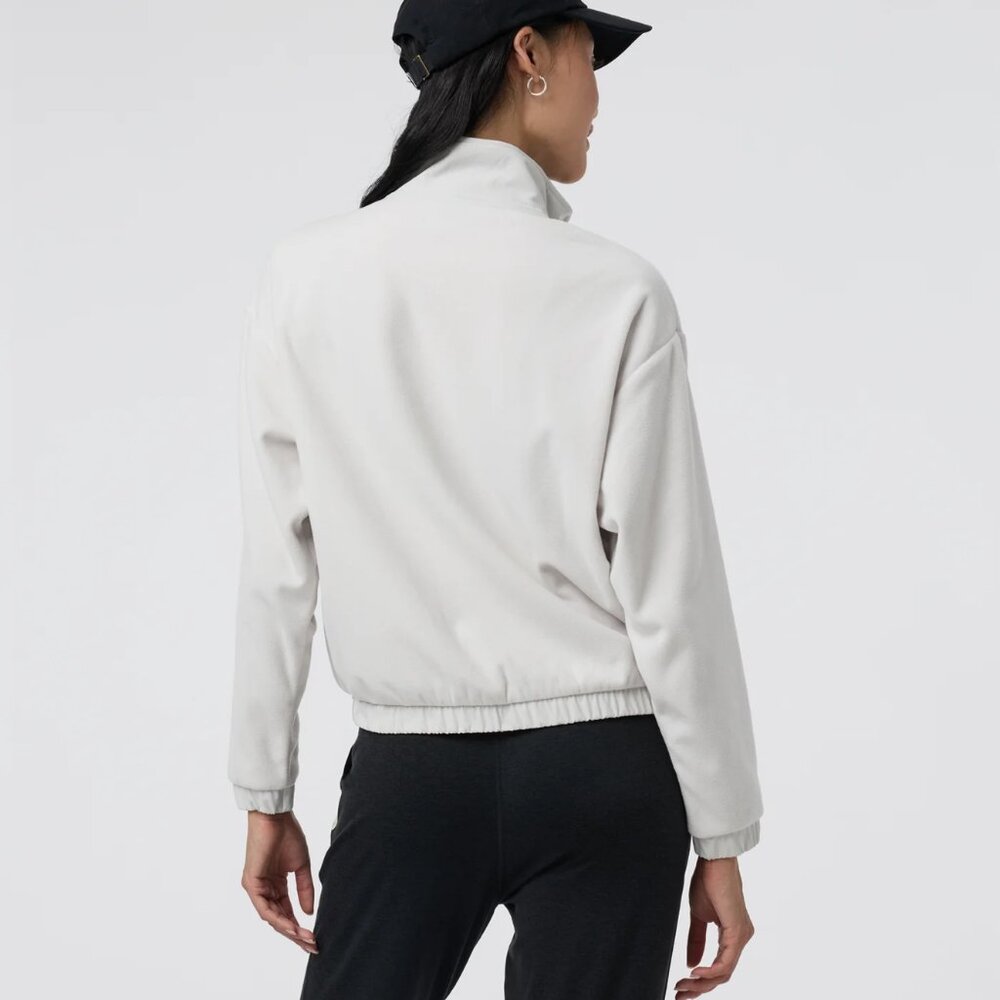 Vuori Women's Aspen Salt Color Half Zip Pullover Size: XS - Picture 2 of 14